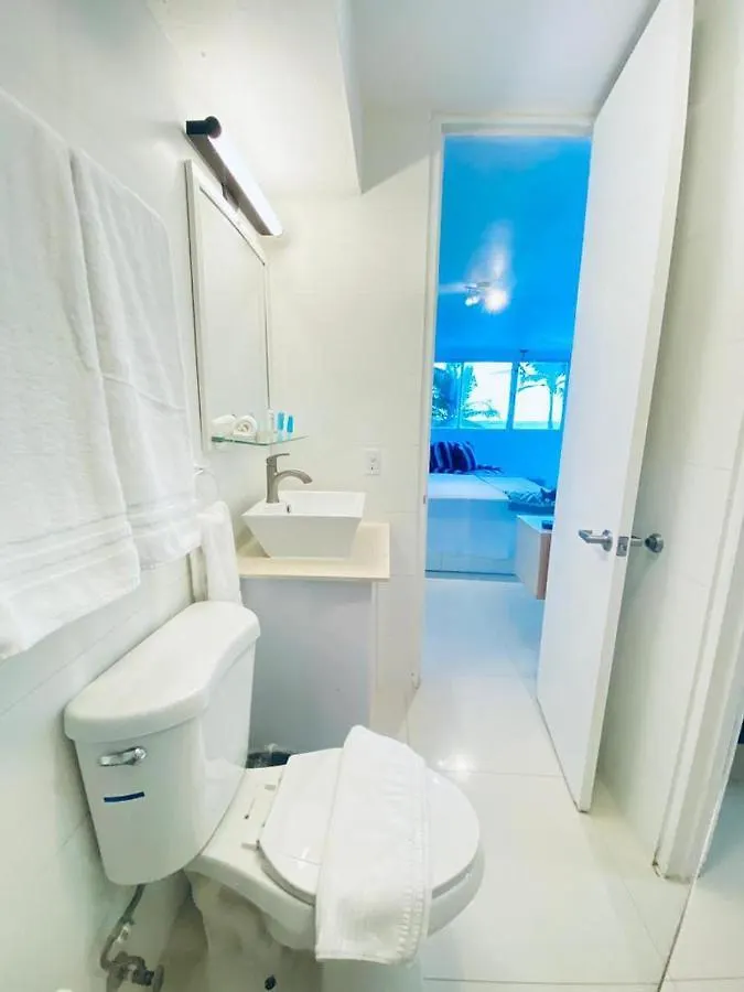 Kasa Las Palmas Ocean View Beachfront Condo Pool サンジョアン